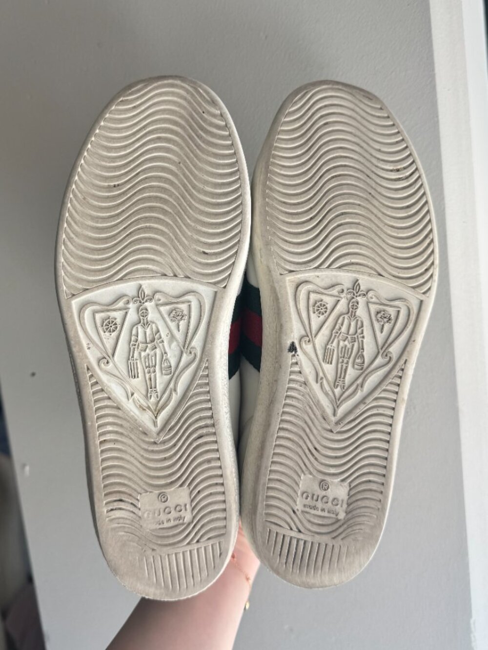 Gucci New Ace Sneakers with Bee Embroidery [100% Authentic] - Picture 6 of 6